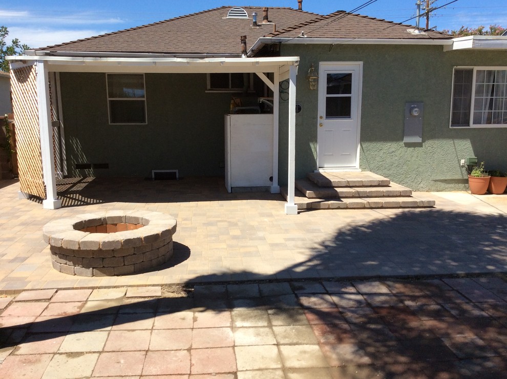 Angelus Block for Traditional Exterior with Pavers