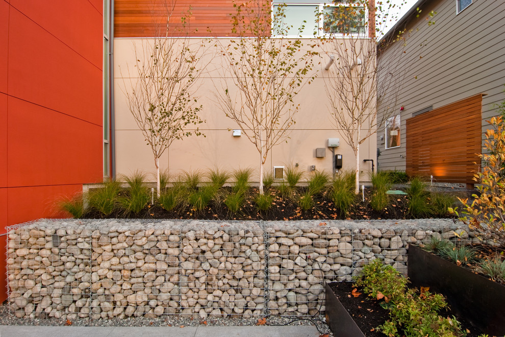 Cobblestone Wall for Contemporary Landscape with Modern