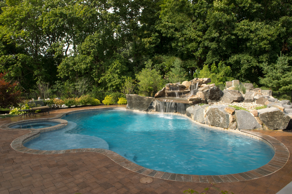 Sylvan Pools for Traditional Pool with Tanning Ledge