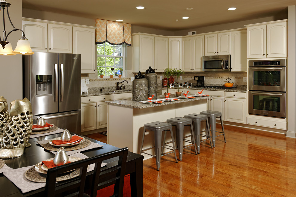 Timberlake Cabinets for Modern Kitchen with Beazer Homes